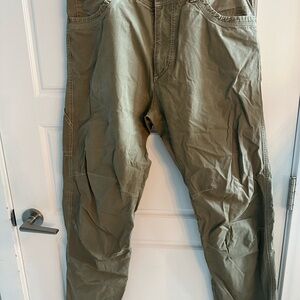 KÜHL Slackr Men's Olive Green Pants (Vintage Patina) - 34x32